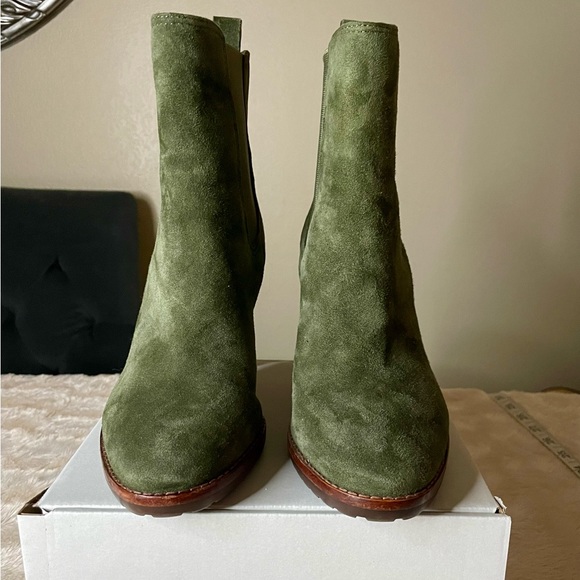 Ralph Lauren Women's Mylah Pull-On Chelsea Boots. Olive Green. 6.5 US. 37 EUR. - Picture 8 of 14